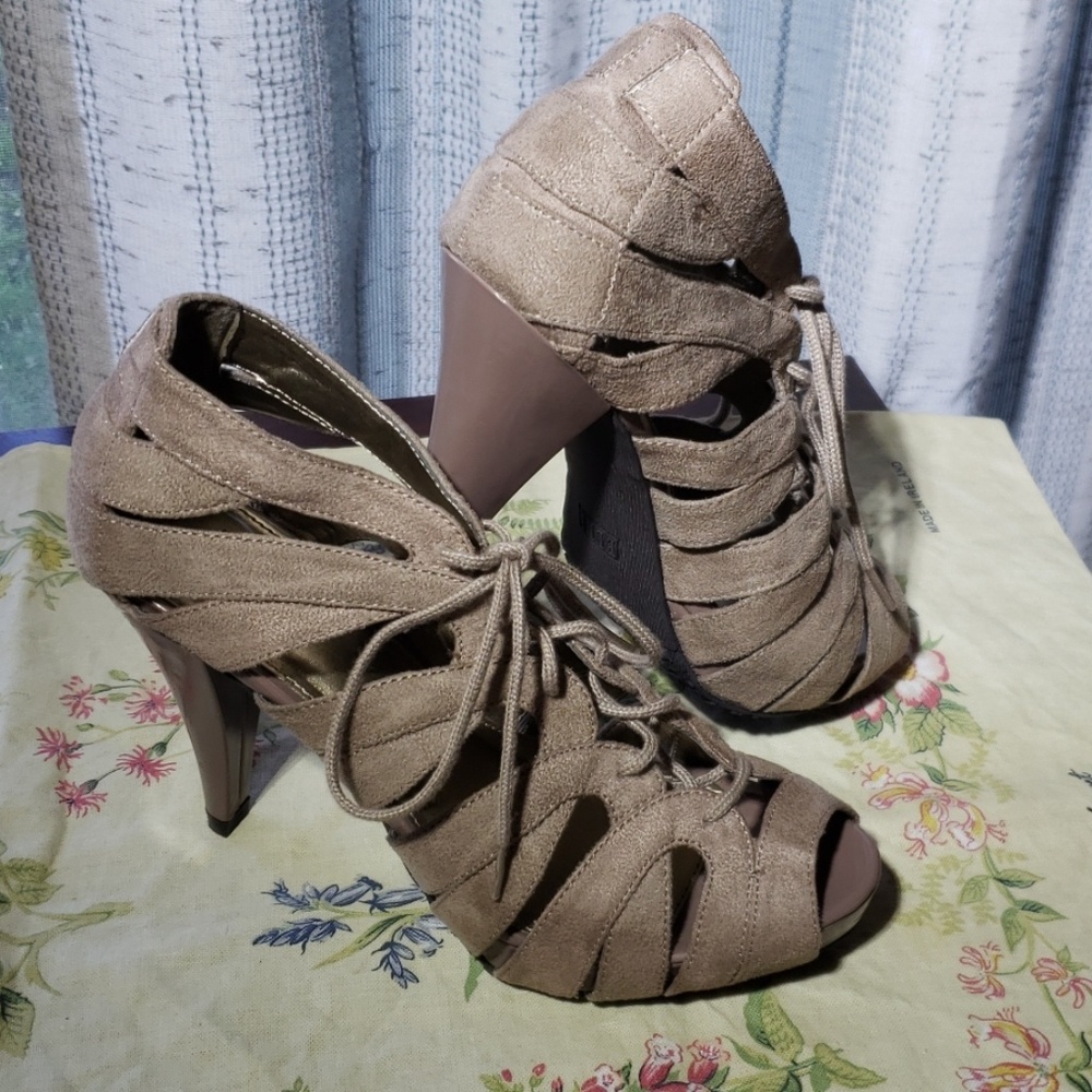 Elle Suede Heels